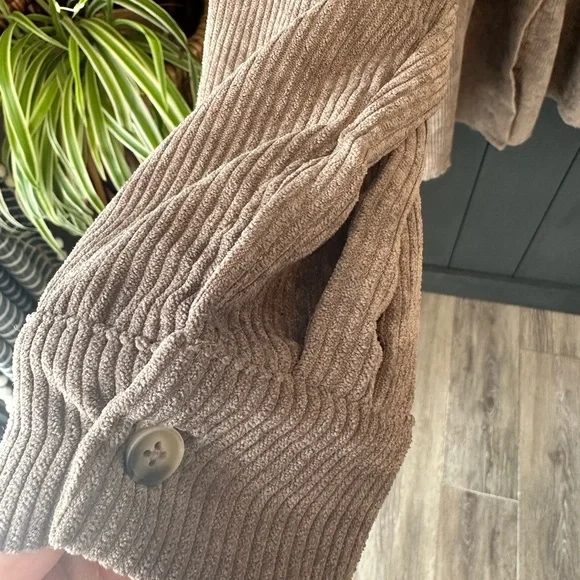 Woman's Taupe Corduroy Lightweight Ruffled Jacket‎ size XL - Picture 4 of 11